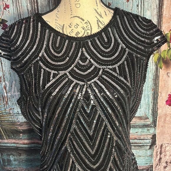 Meet your retro beauty NWT black beaded flapper dress, size XL - Picture 3 of 16